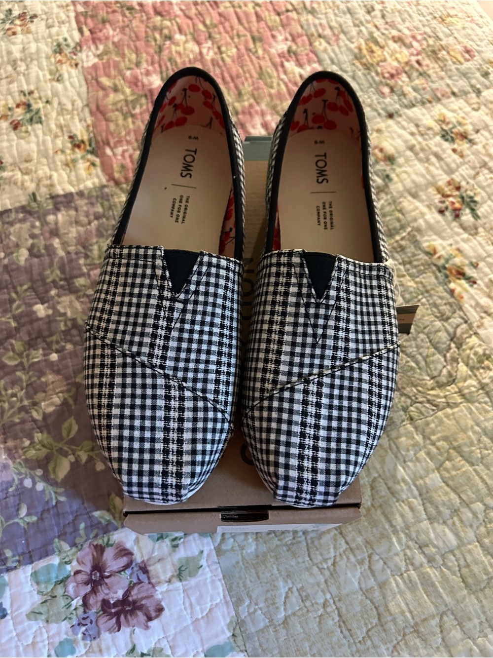 TOMS Women’s Black & White Gingham Slip-On Shoes